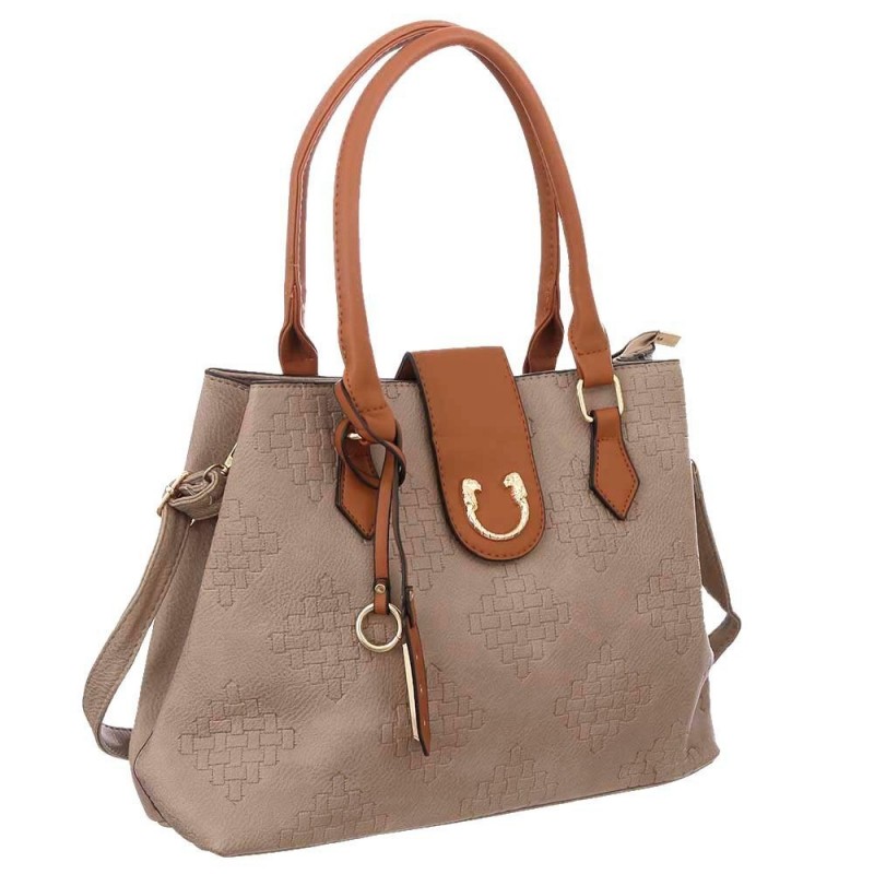 bolsa-de-ombro-detalhes-dourados-pingente