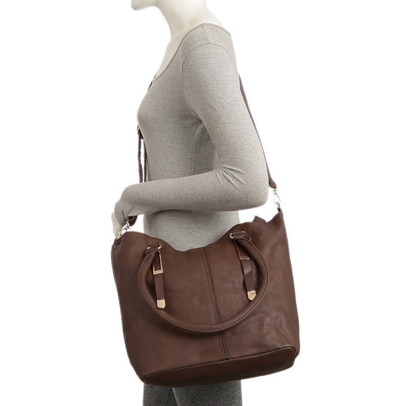 bolsa-de-ombro-com-detalhes-metalicos-2