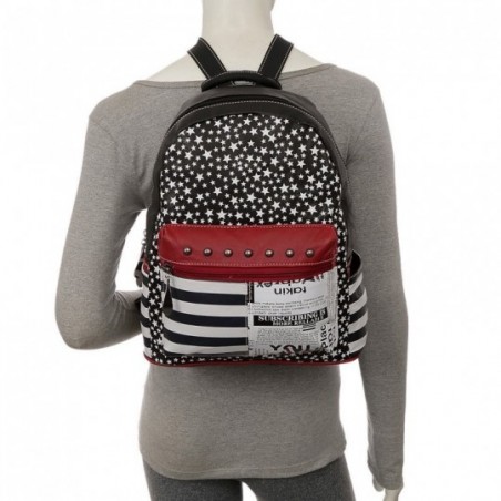 mochila-feminina-com-estampa-de-estrelas-e-tachas