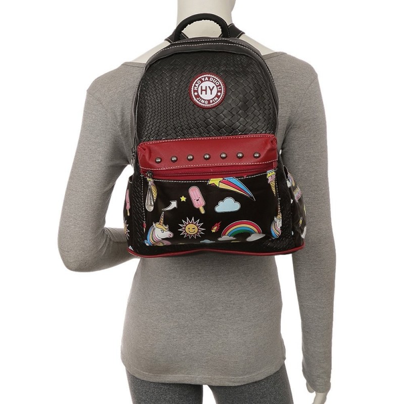 mochila-feminina-com-tachas-e-estampa-de-unicornio