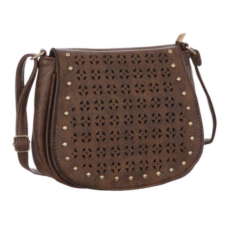 bolsa-feminina-transversal-com-tampa-detalhes-vazados-e-tachas