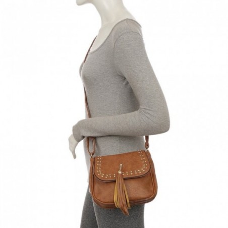bolsa-transversal-feminina-com-tachas-e-tassel