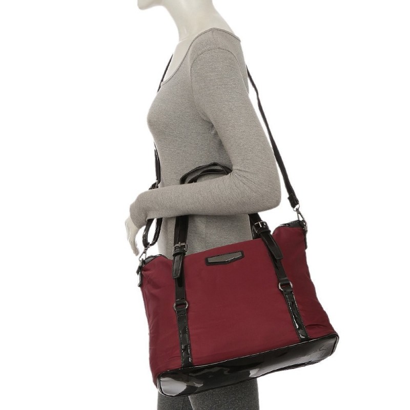 bolsa-nylon-amassado-feminina-de-ombro-detalhes-em-verniz