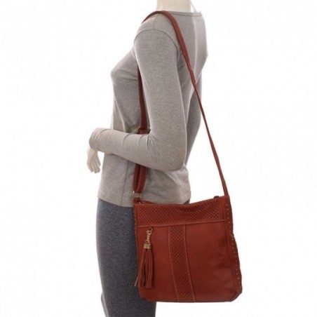 bolsa-transversal-com-tachas-e-vazados-feminina