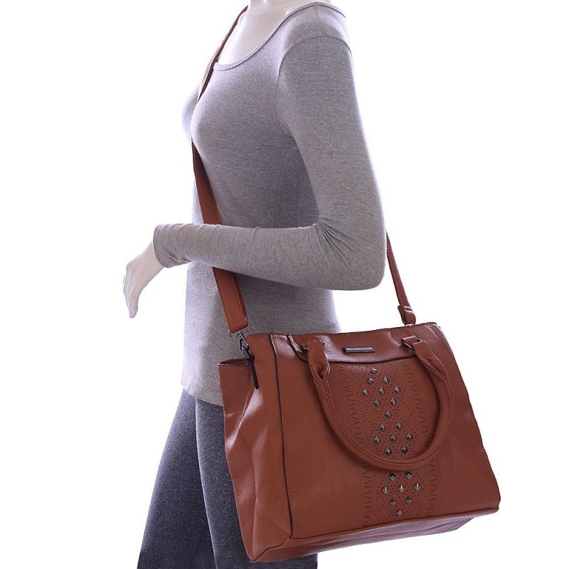 bolsa-satchel-feminina-em-alto-relevo-com-vazados-e-spikes