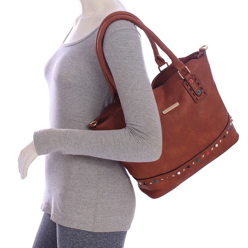 bolsa-de-ombro-em-alto-relevo-com-tachas-coloridas-e-pingente