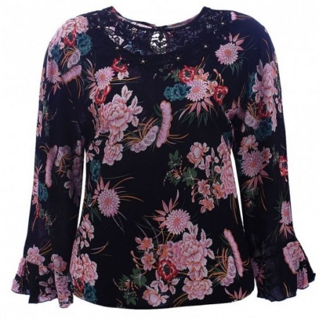 blusa-plus-size-floral-manga-flare-decote-rendado