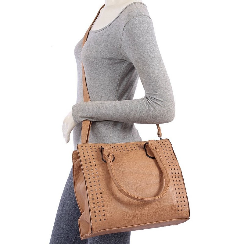 bolsa-feminina-shopper-em-alto-relevo-com-tachas