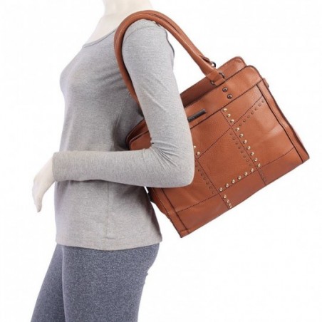 bolsa-feminina-shopper-alto-relevo-com-tachas-metalicas