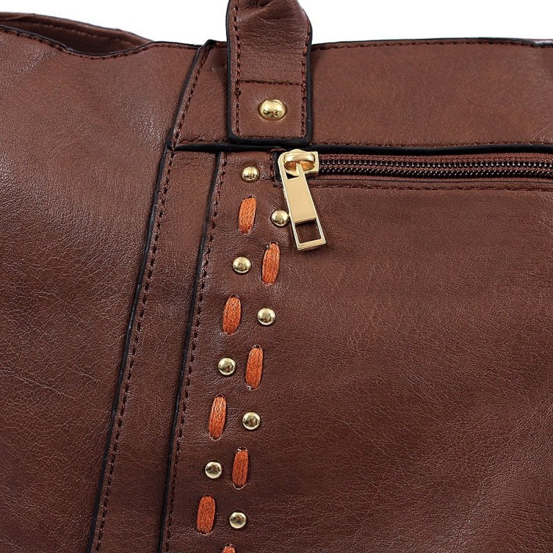 bolsa-satchel-feminina-em-alto-relevo-com-tresse-e-tachas