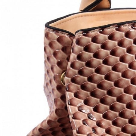 bolsa-tote-luxo-feminina-de-verniz-animal-print-com-tassel
