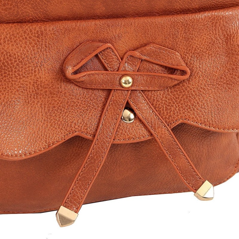 mochila-feminina-em-alto-relevo-com-laco-frontal