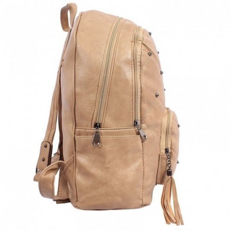 mochila-feminina-em-matelasse-com-spikes-e-tassel