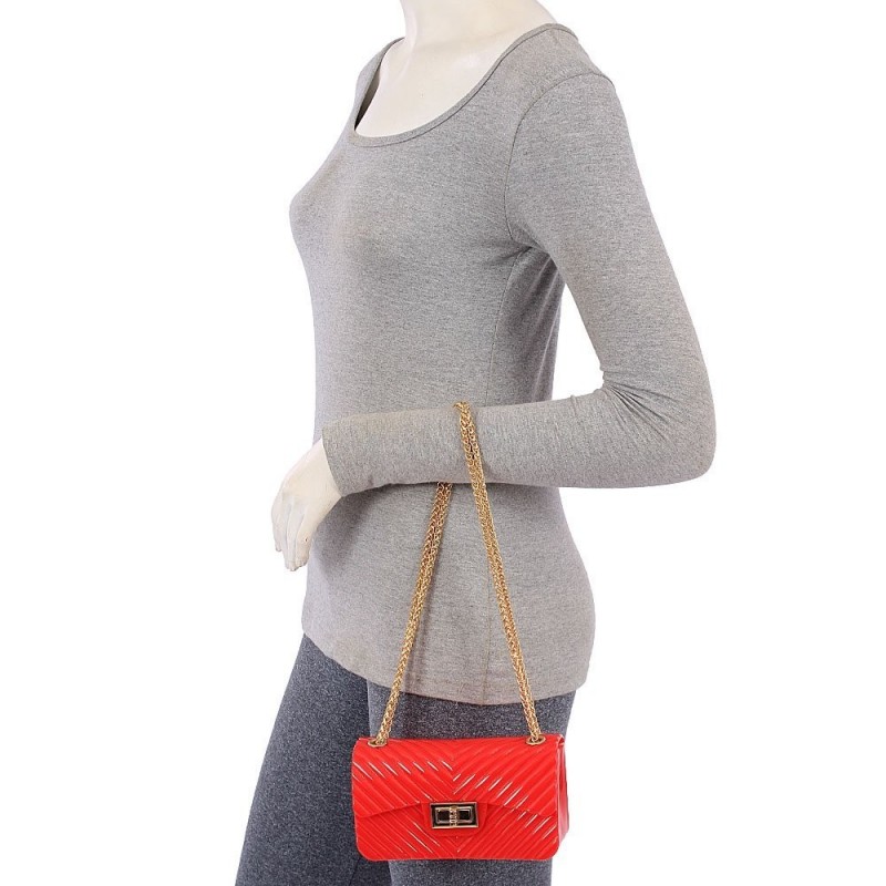 bolsa-bau-silicone-luxo-verniz-com-alca-corrente-versatil