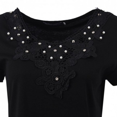 camiseta-feminina-decote-rendado-com-strass