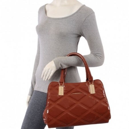 bolsa-bau-feminina-de-verniz-matelasse-com-strass