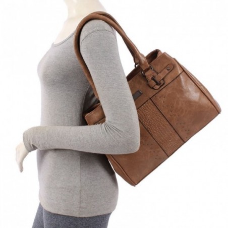 bolsa-totem-feminina-em-animal-print-com-tachas