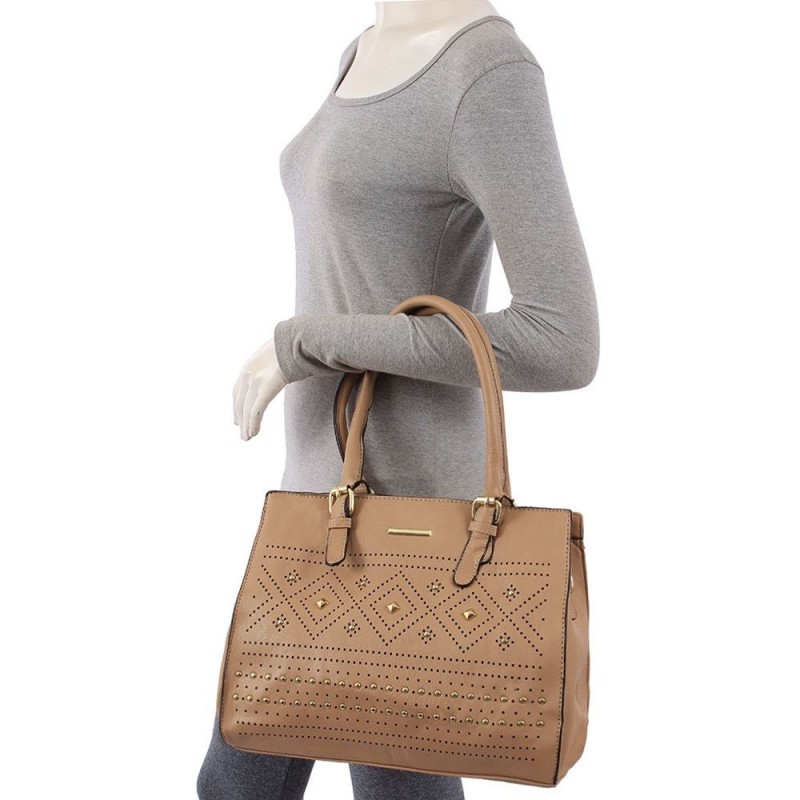 bolsa-totem-feminina-alto-relevo-e-tachas-spikes-e-vazados