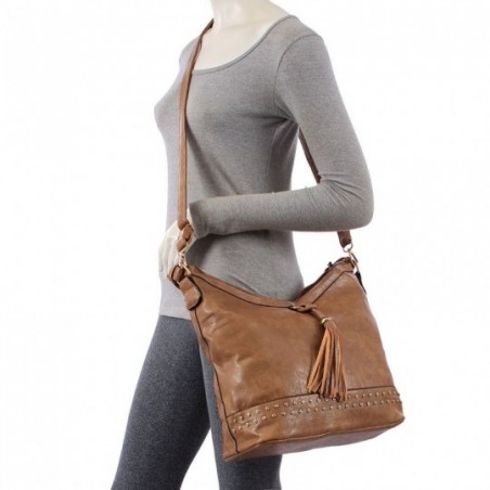 bolsa-hobo-feminina-em-alto-relevo-e-spikes-e-tassel