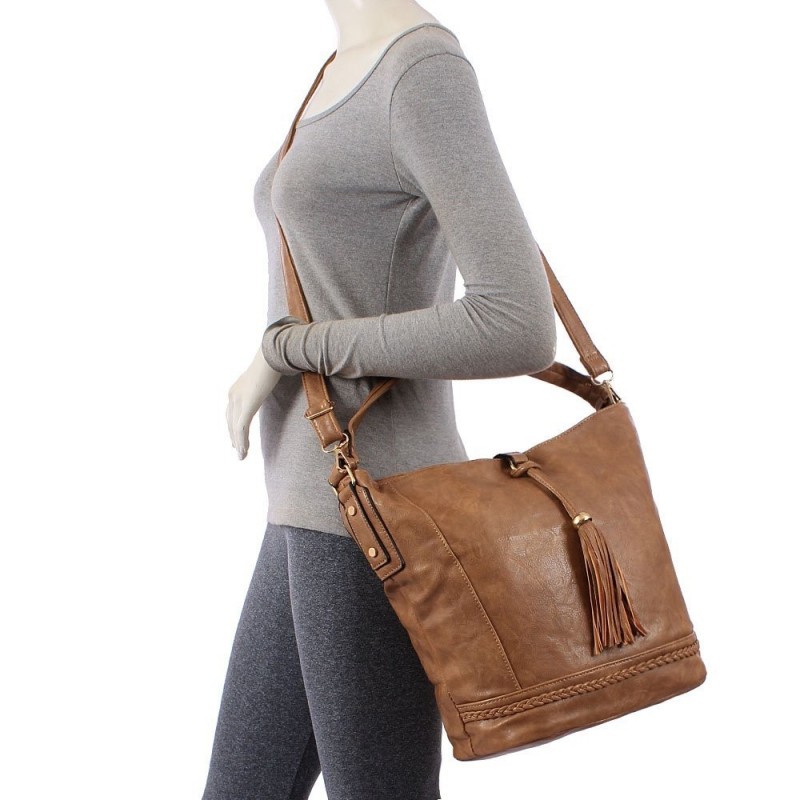 bolsa-hobo-feminina-em-alto-relevo-tresse-com-tassel