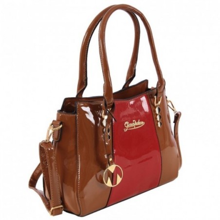 bolsa-de-verniz-feminina-bicolor-com-pingente-metalico