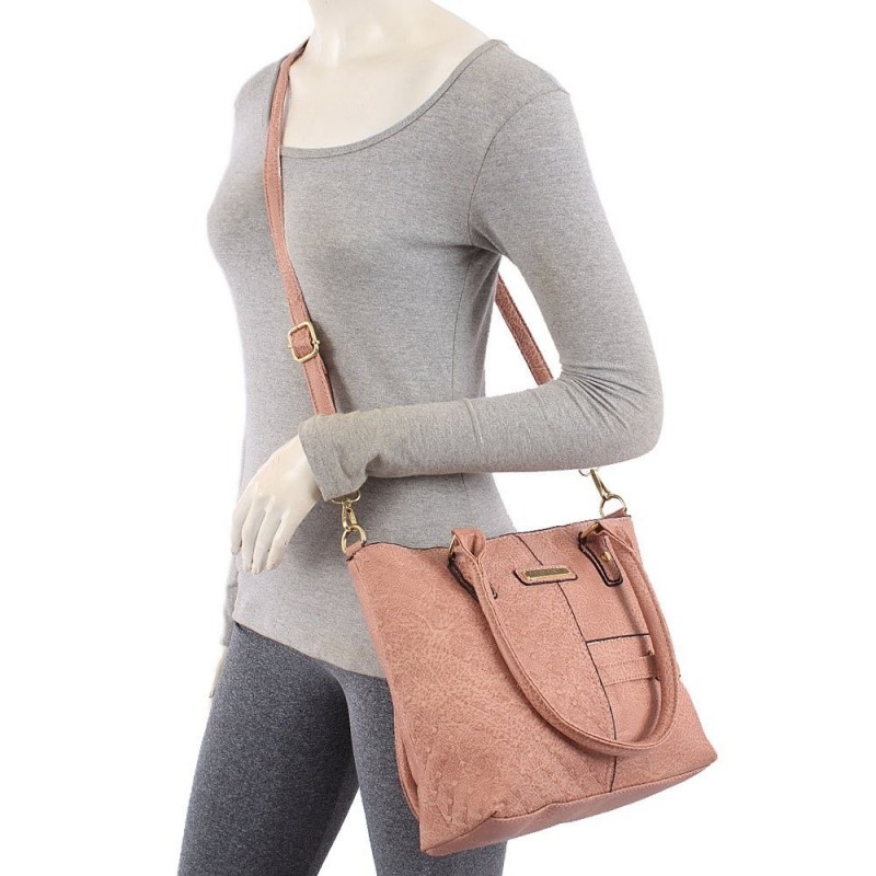 bolsa-de-ombro-feminina-em-alto-relevo-detalhes-metalicos