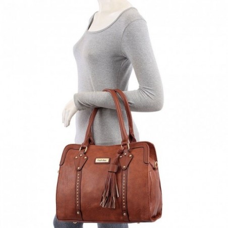 bolsa-satchel-feminina-em-alto-relevo-com-tachas-e-tassel