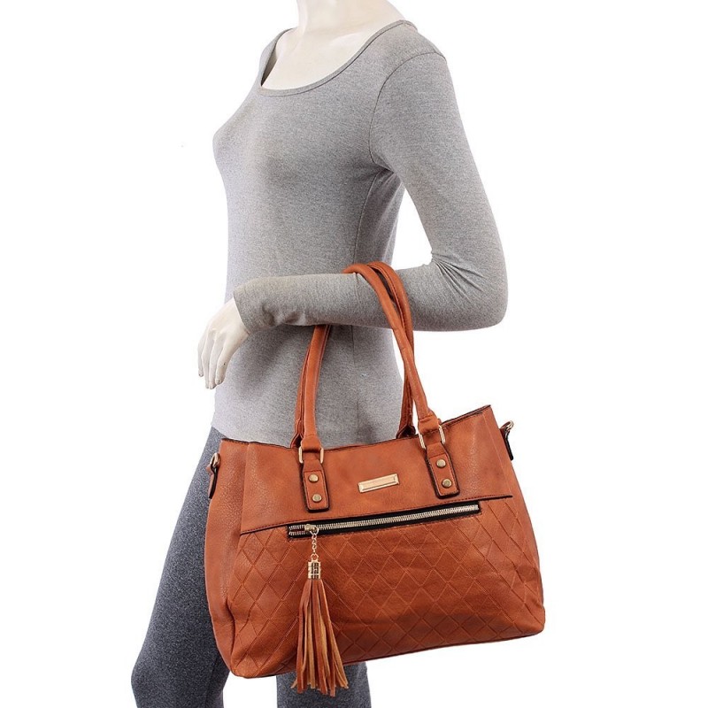 bolsa-feminina-satchel-em-alto-relevo-com-matelasse-e-tassel