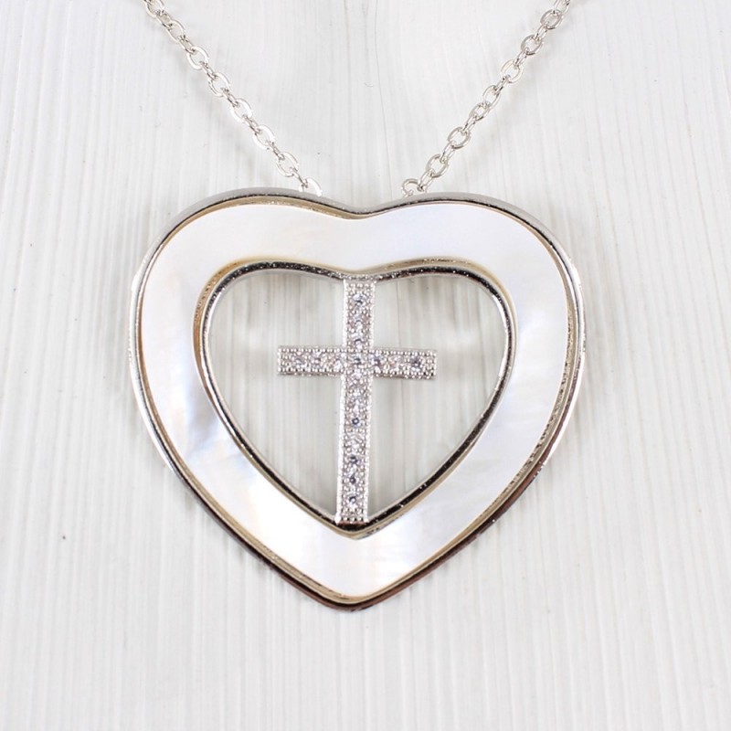 colar-feminino-em-formato-de-coracao-com-cruz-em-strass