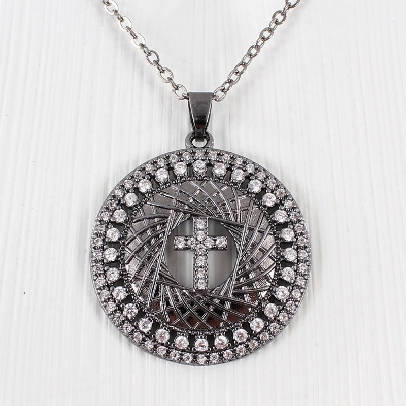 colar-feminino-com-pingente-em-cruz-com-strass