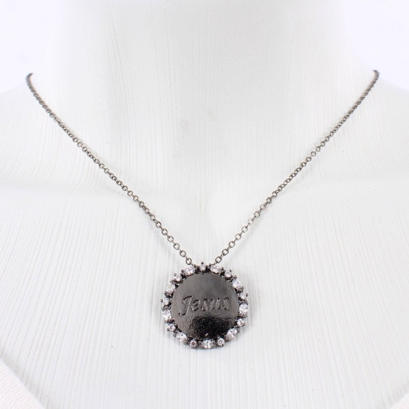 colar-feminino-com-pingente-jesus-em-strass-no-atacado