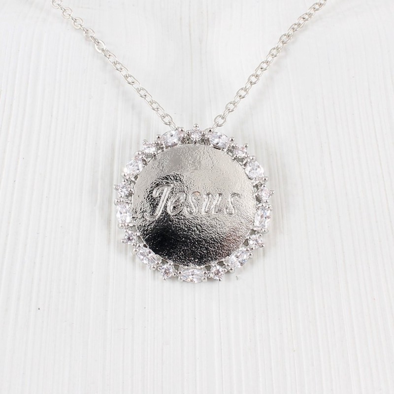 colar-feminino-com-pingente-jesus-em-strass-no-atacado