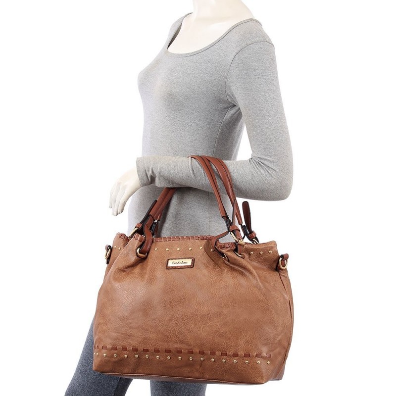 bolsa-feminina-hobo-com-tachas-em-alto-relevo-e-tresse