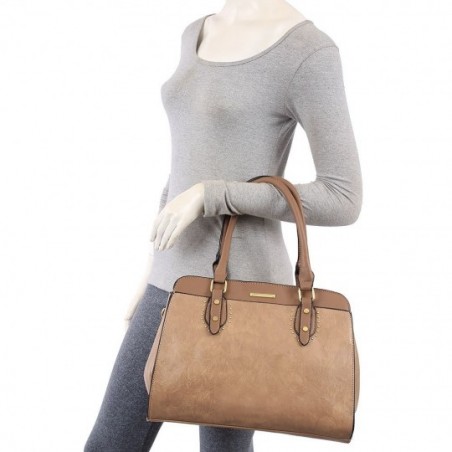 bolsa-feminina-totem-estruturada-cravejada-em-tachas
