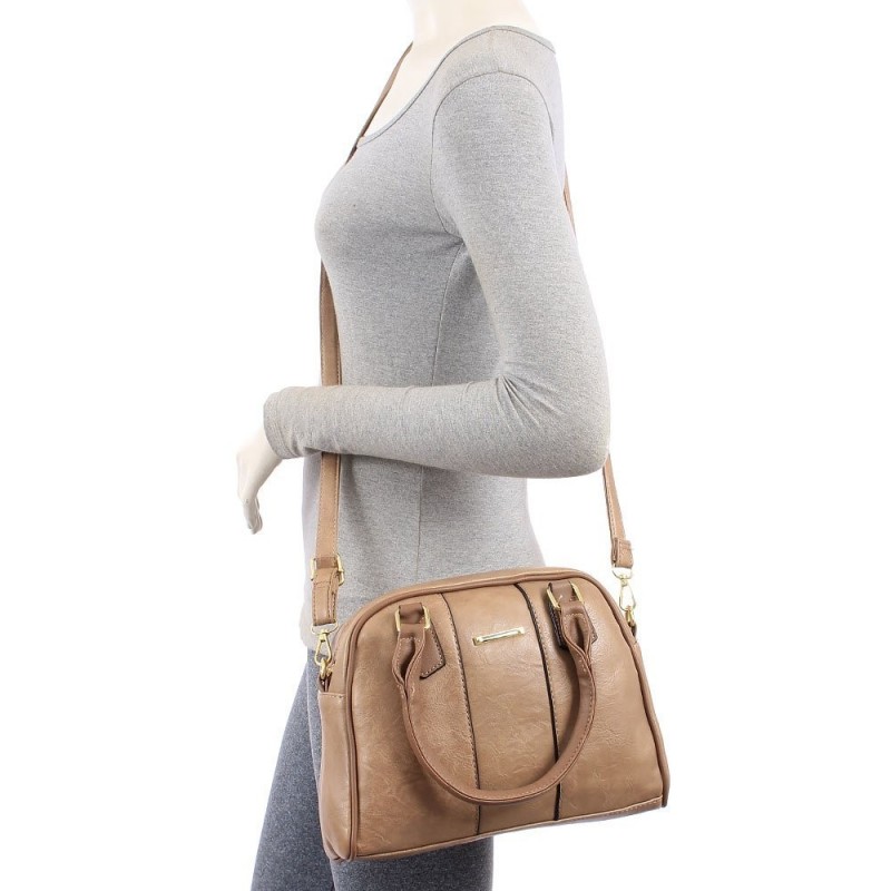 bolsa-transversal-feminina-alto-relevo-detalhes-metalicos