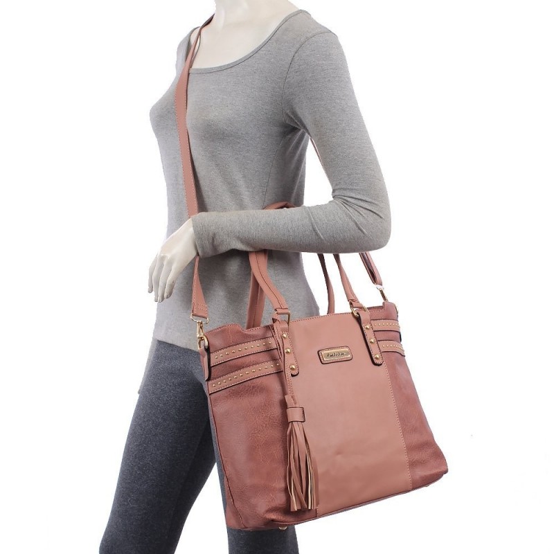 bolsa-satchel-feminina-em-alto-relevo-com-tachas-e-tassel-1