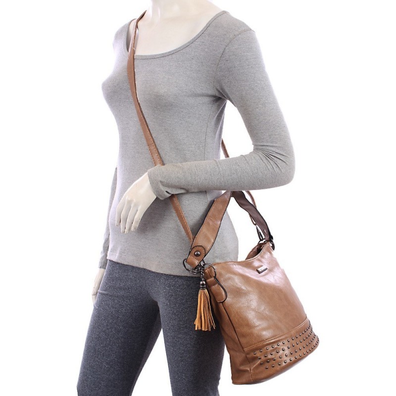 Bolsa De Ombro Feminina Em Alto Relevo Com Tachas E Tassel