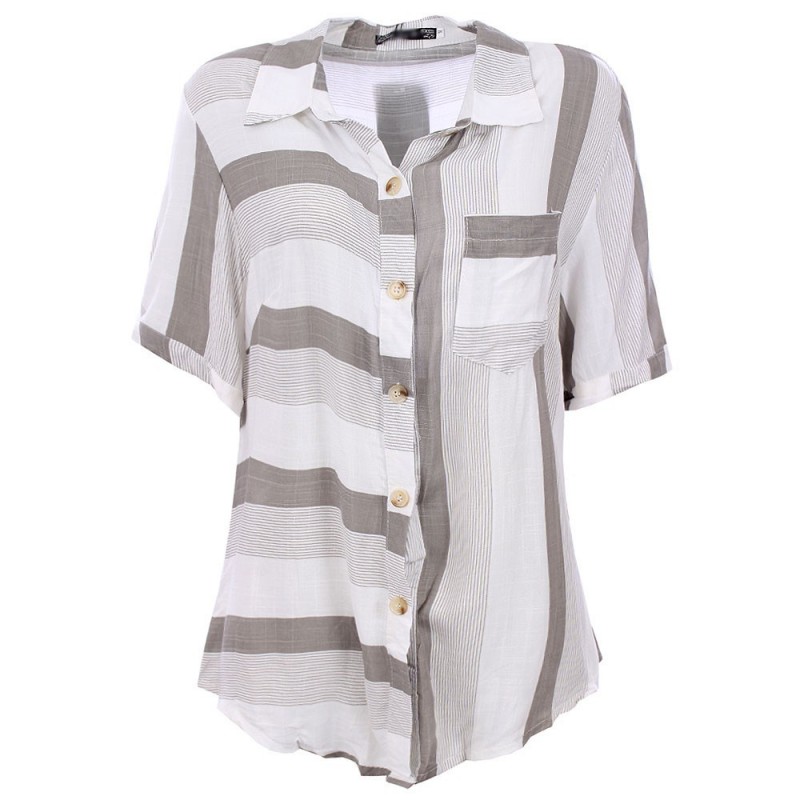 Camisa Feminina Listrada Manga Curta Com Fecho Botões