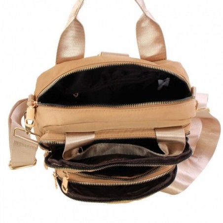Bolsa Mochila Feminina Em Matelassê Com Alça De Mão