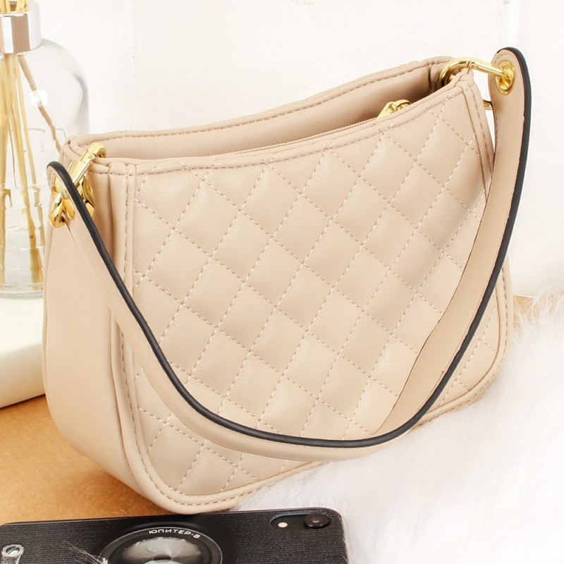 Bolsa Feminina Matelassê Baguete Crossbody Detalhes Metálico