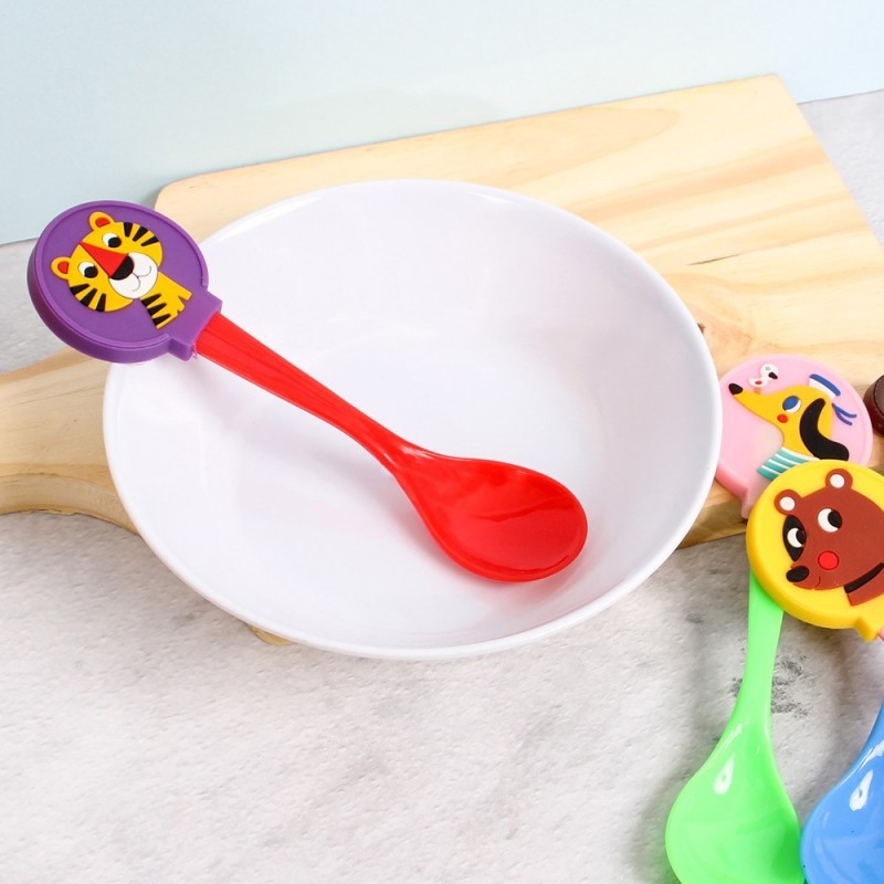 Colher Infantil De Personagens Variados 17 cm x 3 cm