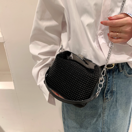 Bolsa Feminina Luxo Em Strass Com Correntes Alça De Mão