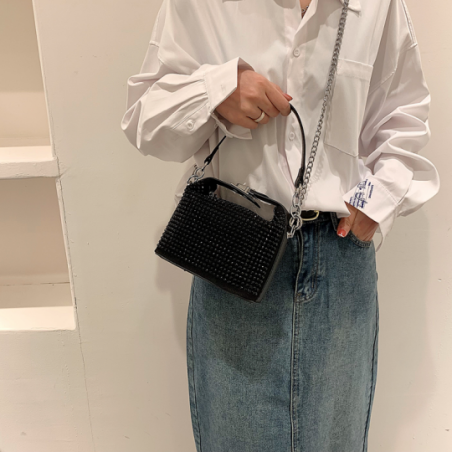 Bolsa Feminina Luxo Em Strass Com Correntes Alça De Mão