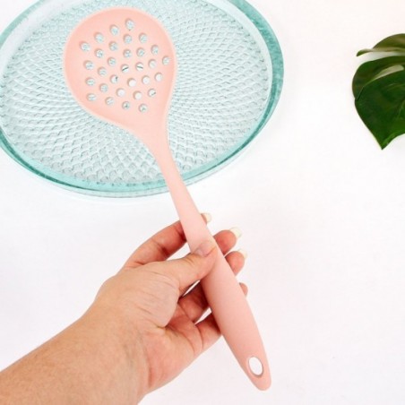 Escumadeira Vazada Nylon Cabo Resistente Rosa Nude 28 Cm
