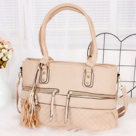 Bolsa Totem Feminina Em Alto Relevo Matelassê Com Tassel