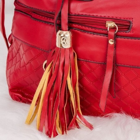 Bolsa Totem Feminina Em Alto Relevo Matelassê Com Tassel