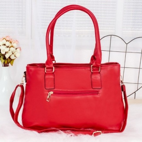 Bolsa Totem Feminina Em Alto Relevo Matelassê Com Tassel