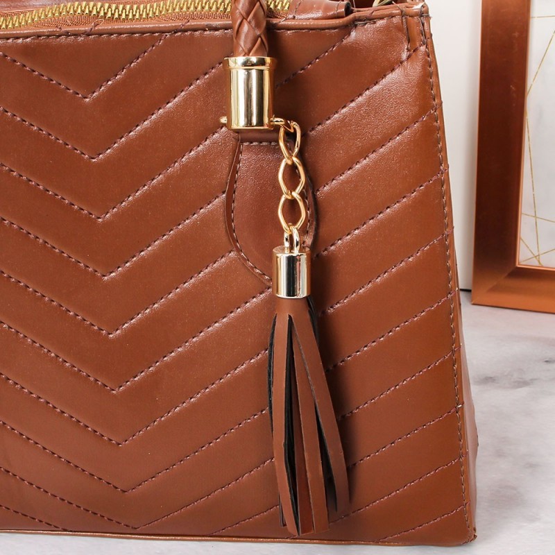 Bolsa Totem Feminina Estruturada Em Matelassê Alça Tressê