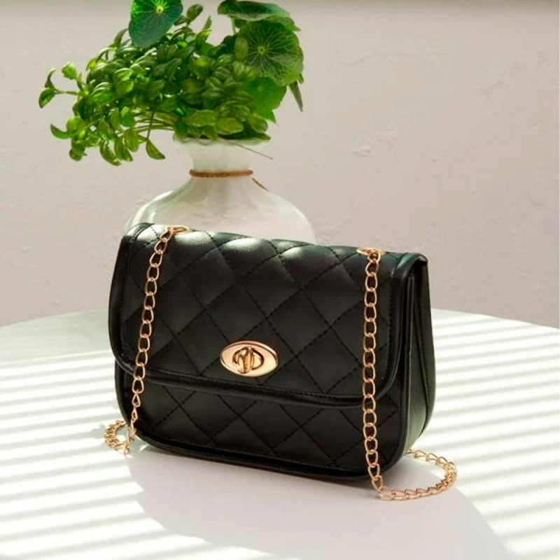 Bolsa Feminina Mini Transversal Em Matelassê C/ Travas