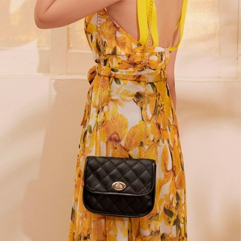 Bolsa Feminina Mini Transversal Em Matelassê C/ Travas
